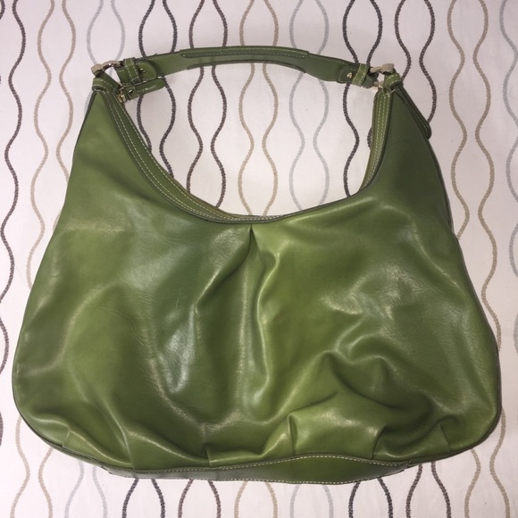 Liz Claiborne Handbags - Vintage Liz Claiborne green leather baguette bag